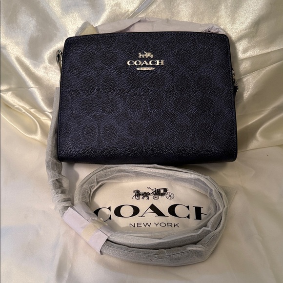 💙 Coach NWT Metallic Blue Gia Crossbody Bag ISignature Canvas / Silver Hardware - Picture 4 of 7